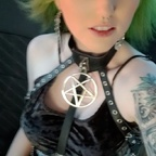 Profile picture of girlshapedgoth
