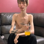 shelovestheneck (Long Neck) OnlyFans Leaked Pictures and Videos 

 profile picture