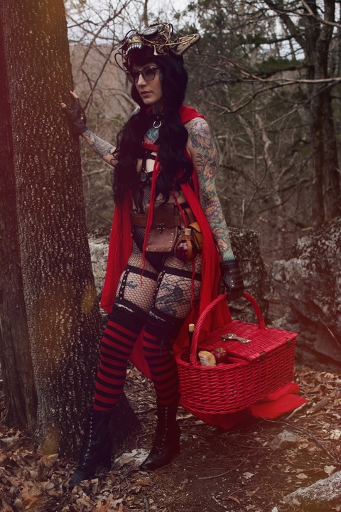 Header of tattooedgothgf